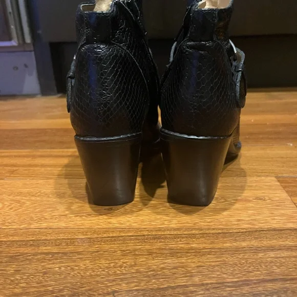 Authentic Freelance Black Leather pointed toe boots Size 36/6 mint condition - Picture 8 of 15